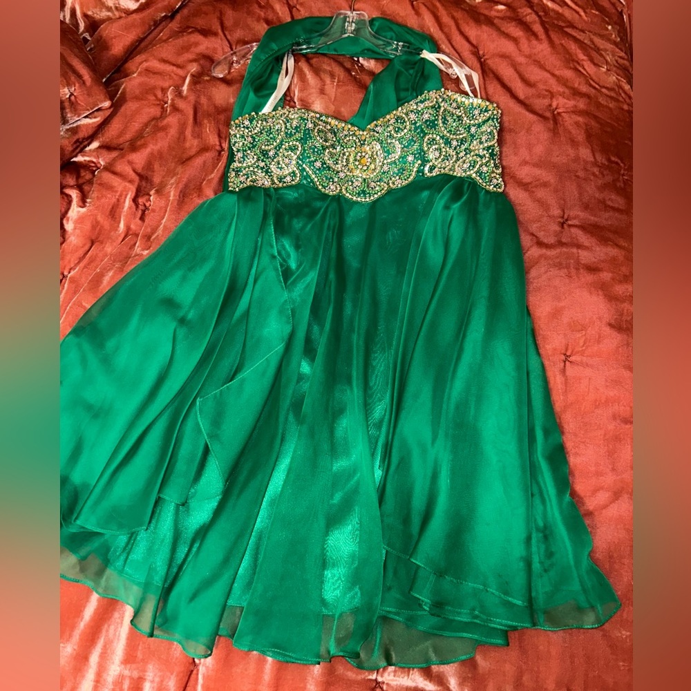 Sherri Hill 3834 Emerald green short prom dress